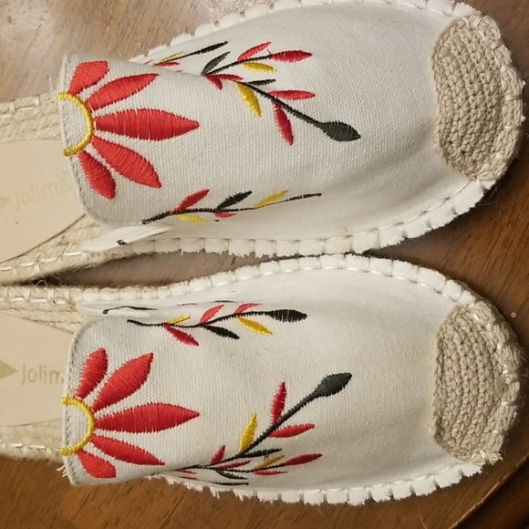 Adorable shoes - Picture 2 of 7